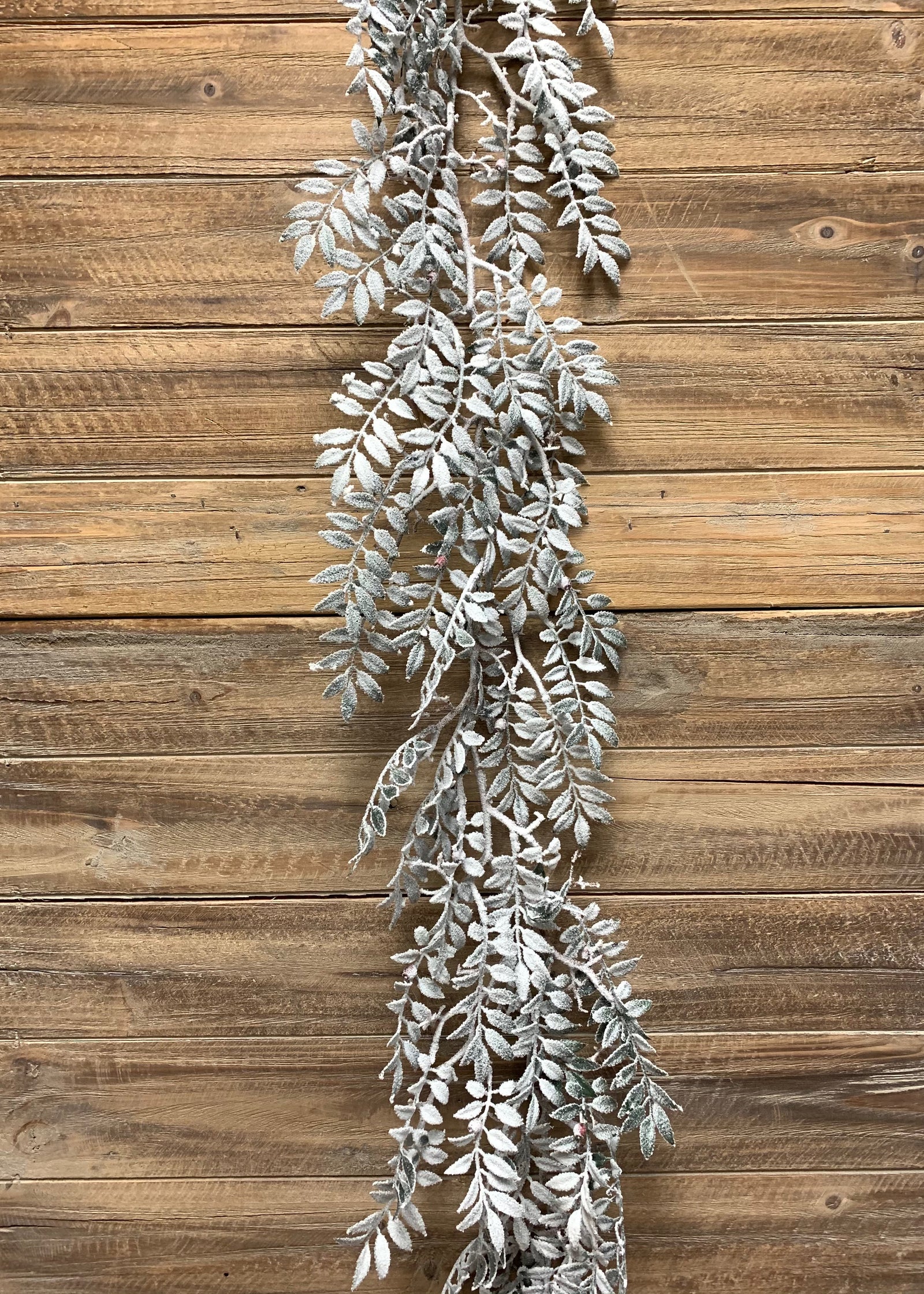 ITEM 81596 - 73" SNOWY SMILX GARLAND