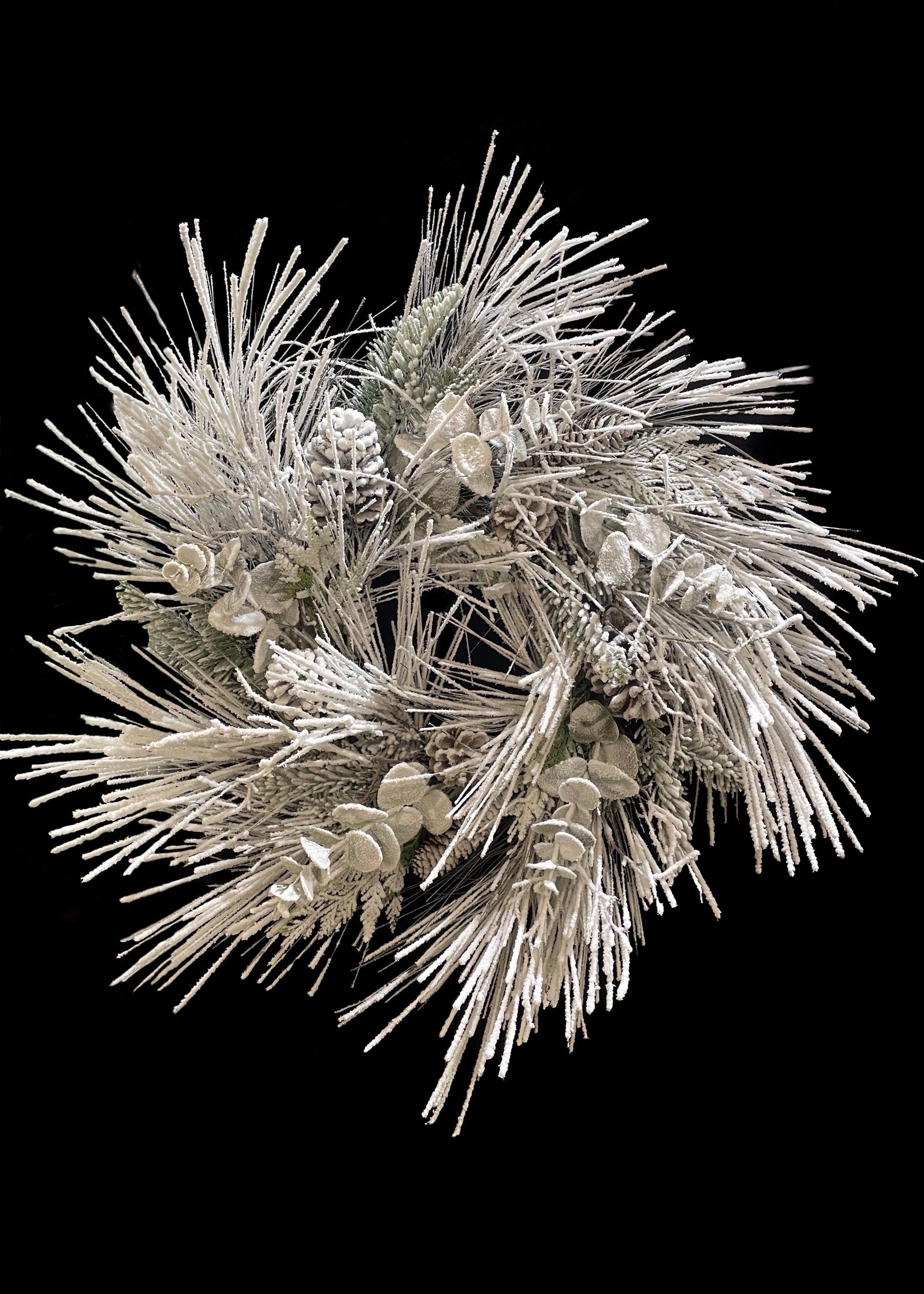 ITEM 81635 - 24" SNOWED SUGAR PINE WREATH WITH CONES