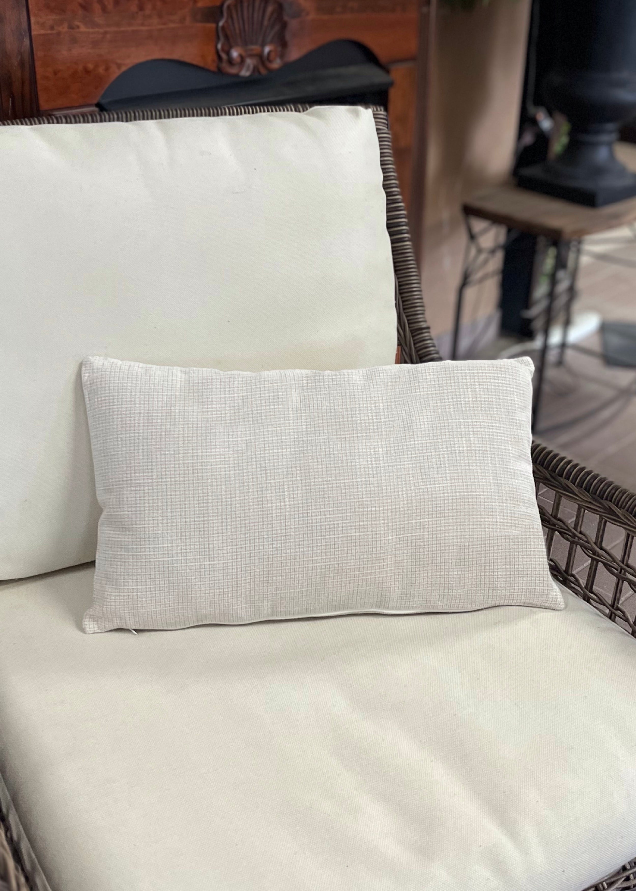 ITEM DQ1211 - 20"X12" RECTANGLE IVORY PILLIOW