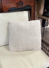 ITEM DQ1239 - 17"X17" CREAM TEXTURED FAUX FUR CUSHION