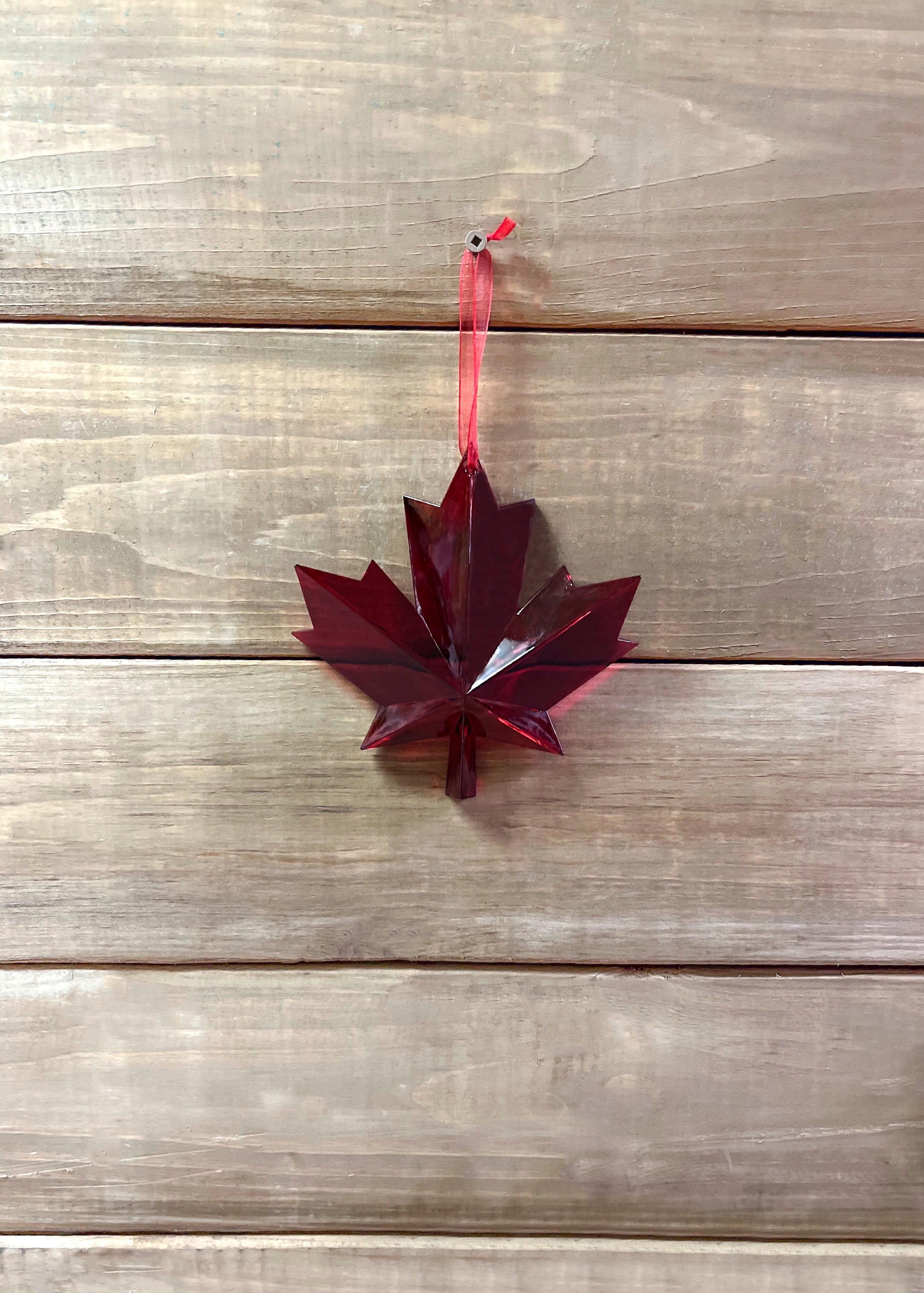 ITEM KOP 20887 - 2.75" X 3" (SMALL) ACRYLIC MAPLE LEAF SUNCATCHER