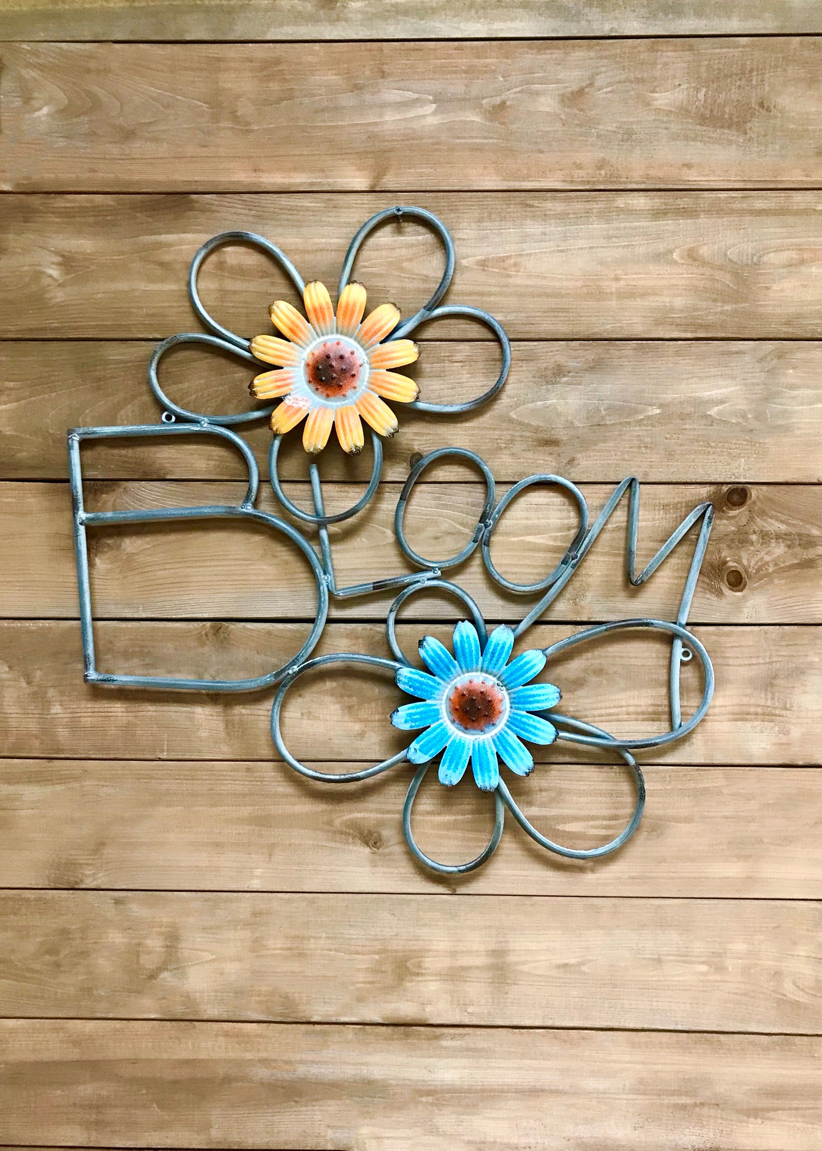 ITEM KOP 22598 - 25"X20.5" METAL BLOOM WALL PLAQUE