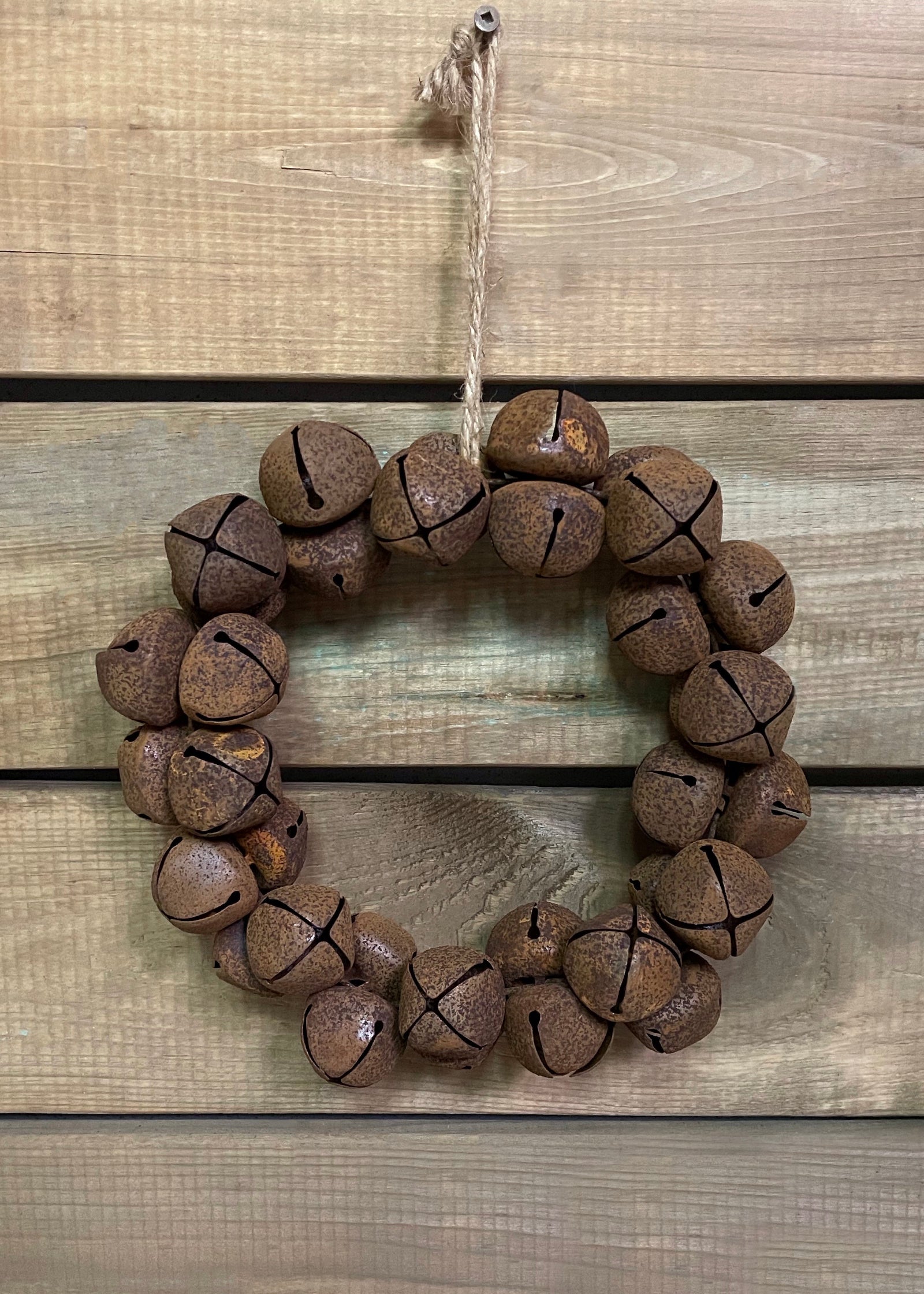 ITEM KOP 43941 - 9" METAL BELL WREATH