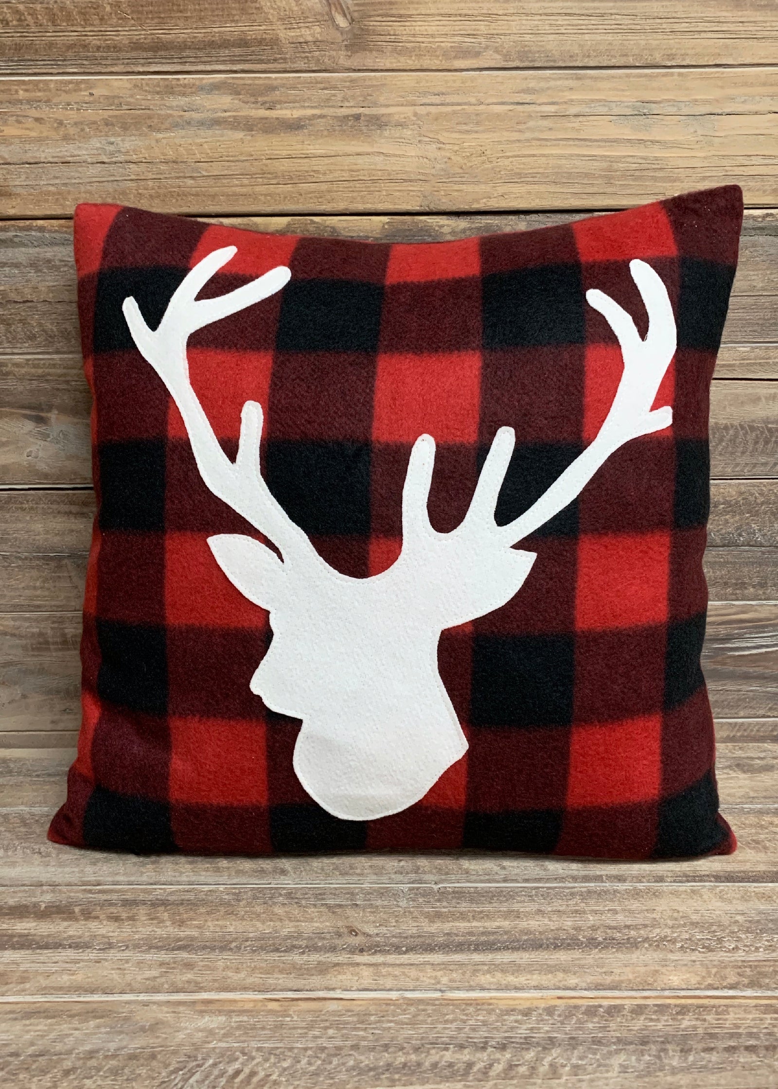 ITEM KOP 47086 - 17.5inX17.5in FLEECE BUFFALO PLAID PILLOW WITH DEER