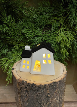 ITEM KOP 49368 - 2.75"X3" CERAMIC LED HOUSE WITH BLACK ROOF